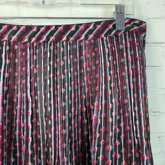 REISS Alani Geo Printed Mini Skirt - Picture 3 of 8